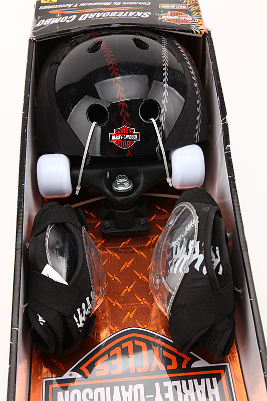 Набор HARLEY DAVIDSON (скейтборд, шлем, наколенники, налокотники) JOEREX HD-1